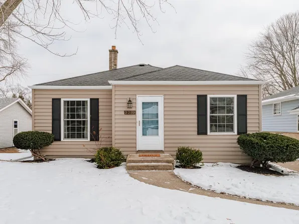 2210 North 107th STREET, Wauwatosa, WI 53226