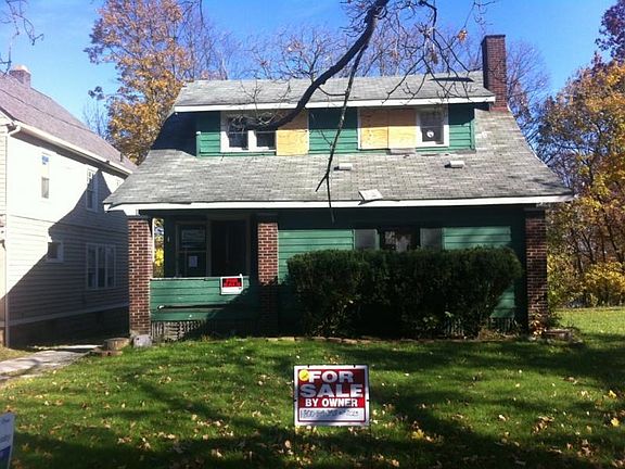 4th image of 2233 Elm St