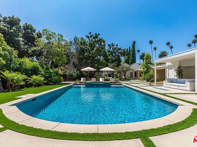 702 N Beverly Dr — Photo 53