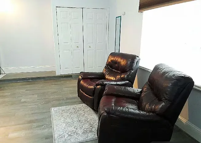 739 Greenhaven Dr — Photo 4