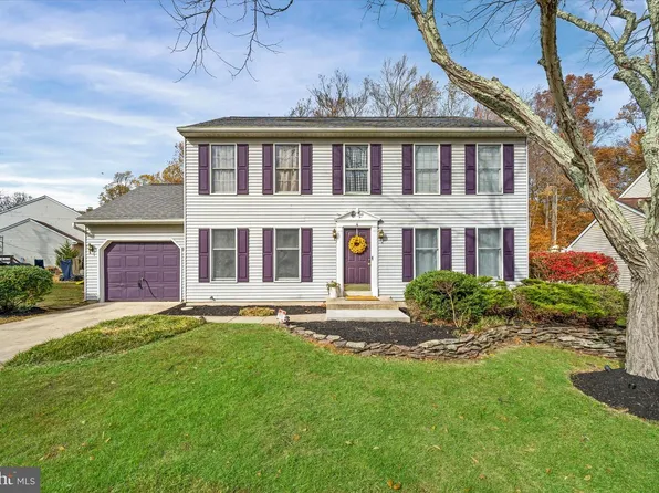 4 Bristol Ct, Newark, DE 19702