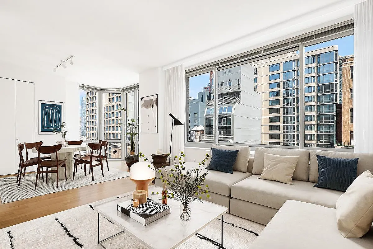 320 West 38th Street — Photo 2