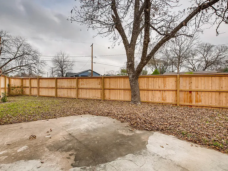 405 Quentin Dr — Photo 23