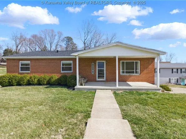 162 Saunders St, Scott Depot, WV 25560