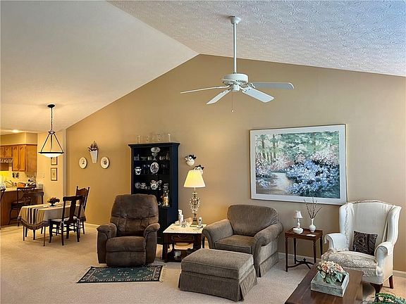 2nd image of 5011 Twin Lakes Cir