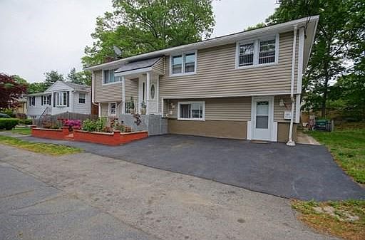 2nd image of 158 Dartmouth St