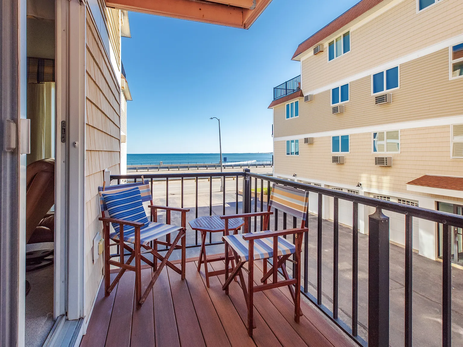 2 bed, 989 sqft, $2,500 — Photo 2