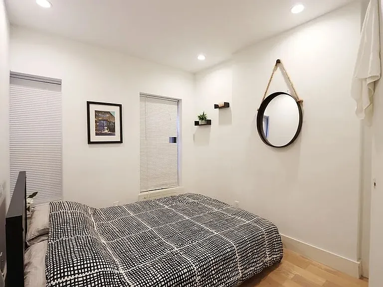 244 E 46th St #1C — Photo 4