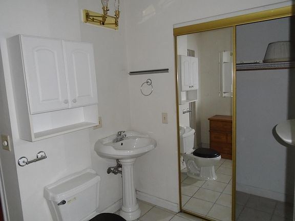 5th image of 1918 N California Ave #1