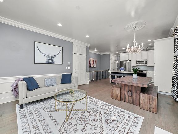 2nd image of 3057 N Clybourn Ave APT 1S