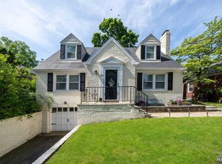 725 Centre St, Nutley, NJ 07110