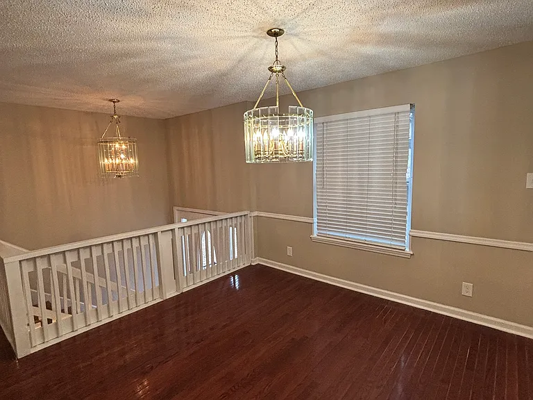 322 E Lee Ave — Photo 6