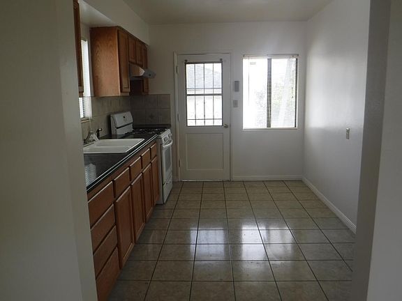 4th image of 7651 Highcliff St