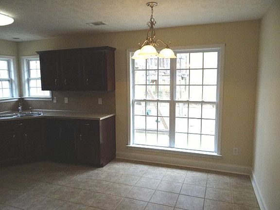5th image of 645 Mill Pond Dr