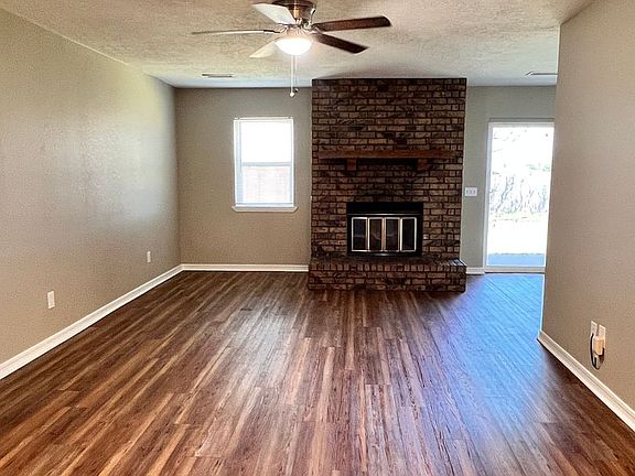 3rd image of 1206 Lisa Ln