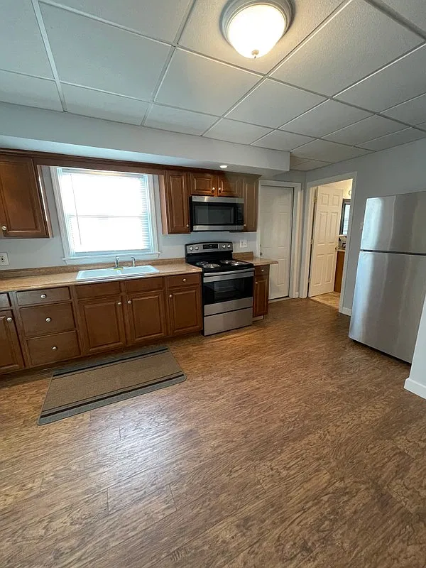 2 bed, 1.0 bath, 1000 sqft, $1,450 — Photo 1