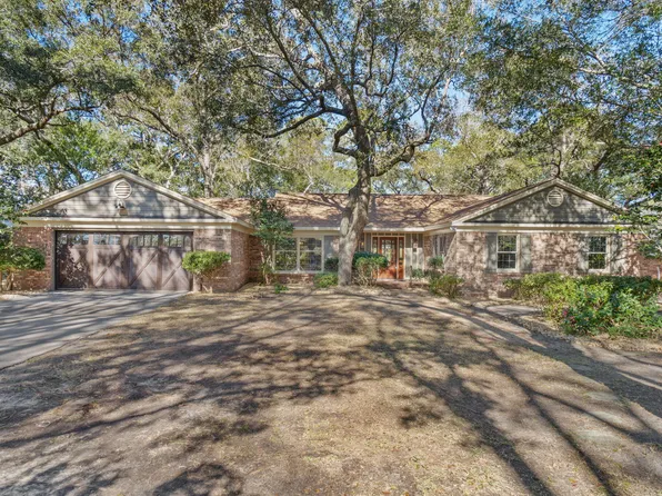 164 Grandview Ave, Valparaiso, FL 32580