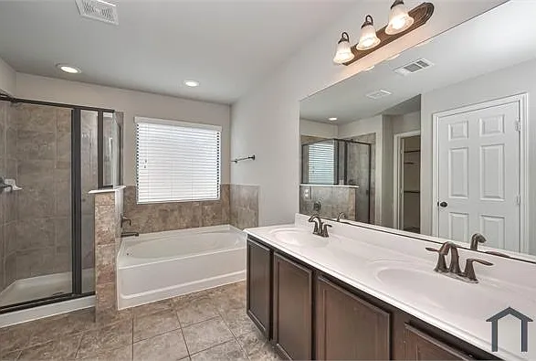 18210 Amalfi Coast Dr — Photo 38