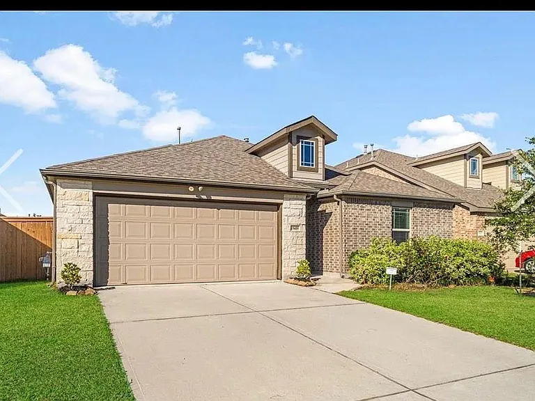 15419 Royce Holly Dr — Photo 2