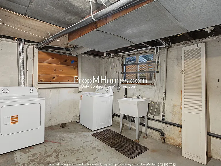 2233 SE Taylor St — Photo 20