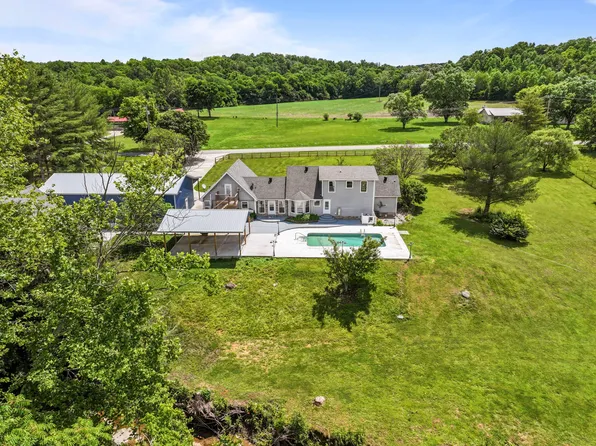 1313 Stayton Rd, Cumberland Furnace, TN 37051