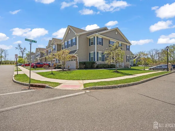 20 Jasmine Dr, Monroe Township, NJ 08831