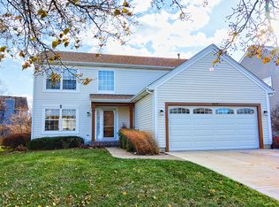 557 N Haverhill Ln, South Elgin, IL 60177