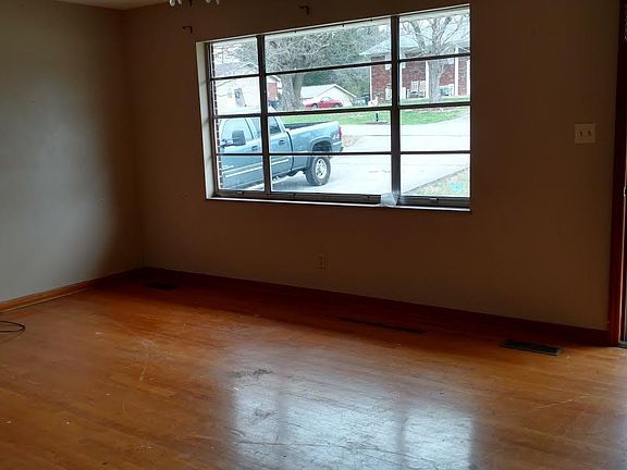 2nd image of 3439 Lampkin Dr