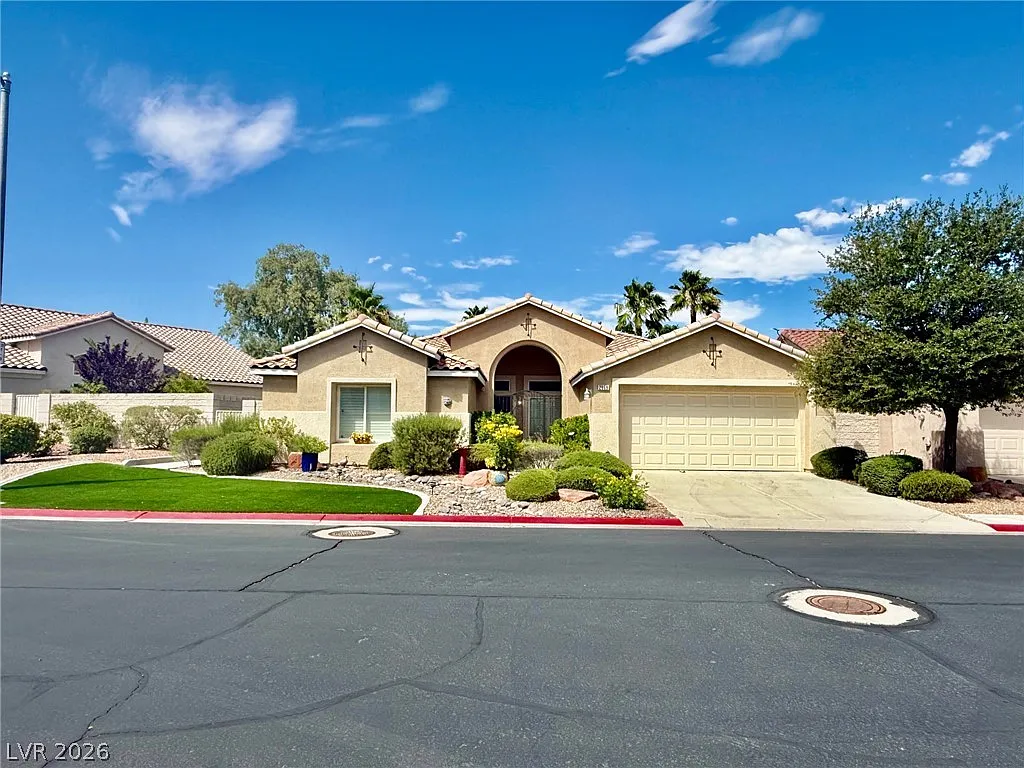 3 bed, 2.0 bath, 2225 sqft, $2,825 — Photo 1