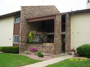 1801 Yellow Creek Ct #6, Freeport, IL 61032