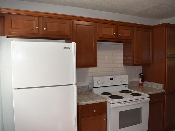 3rd image of 6866 Jack Horner Ln