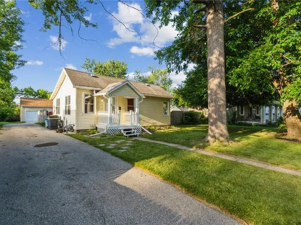 513 33rd St NE, Cedar Rapids, IA 52402