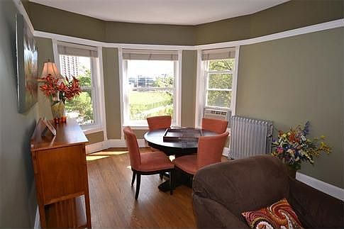 3rd image of 4132 N Clarendon Ave #3S