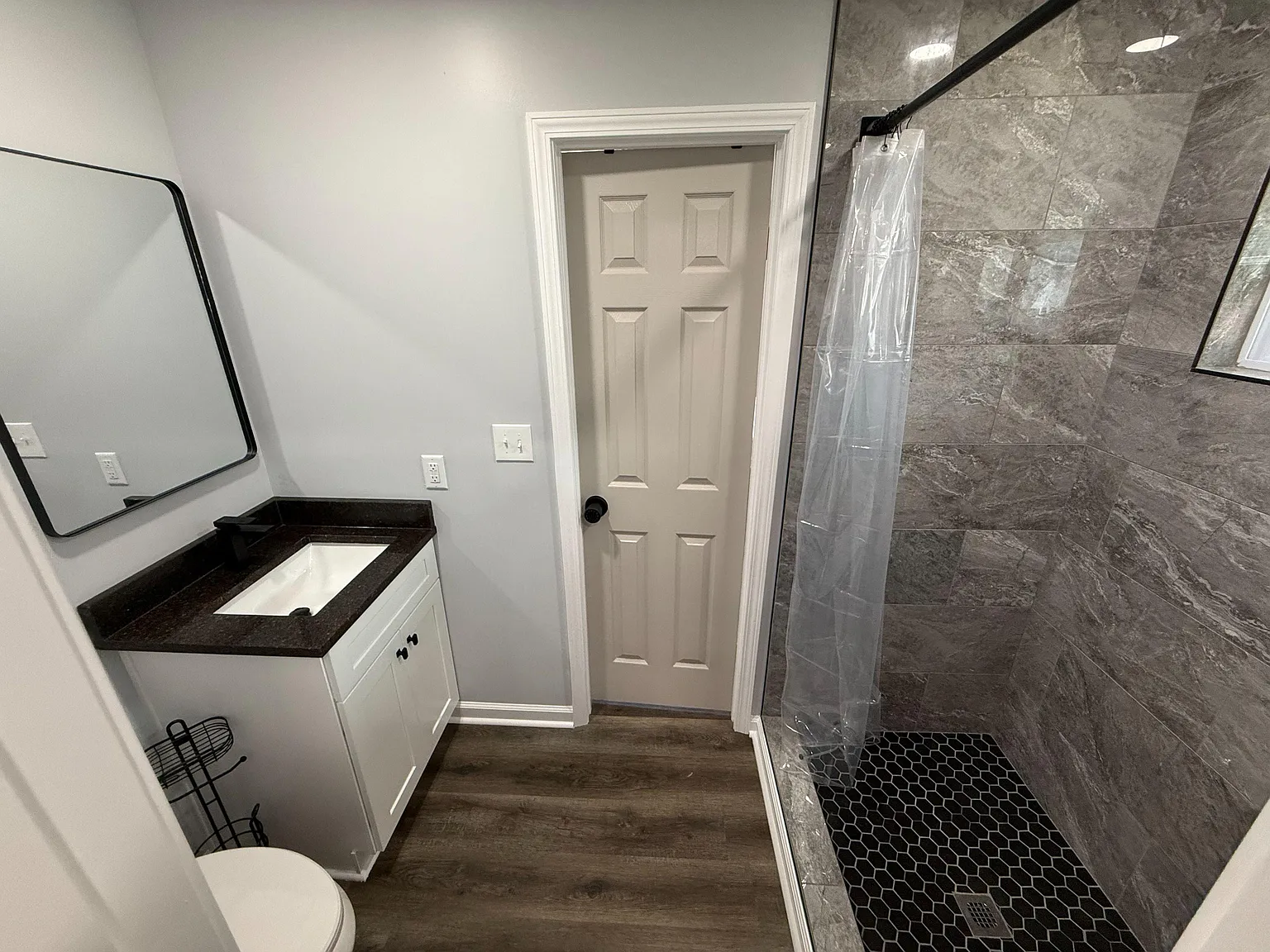 4 bed, 2.0 bath, 1400 sqft, $1,048 — Photo 4