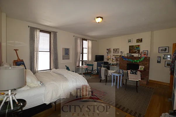 Rented by City Stop Realty | media 2