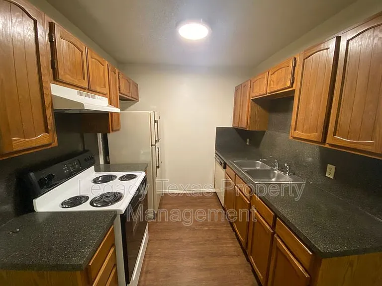 1412 Courtney Pl #A — Photo 7