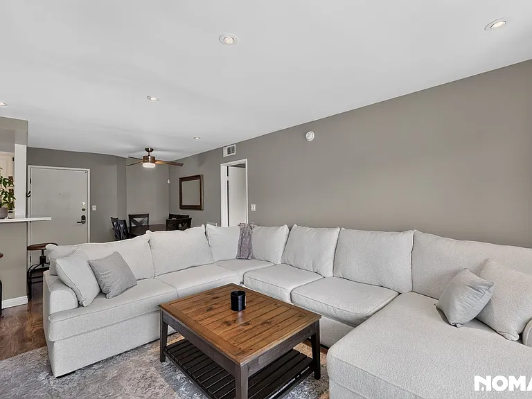 22100 Burbank Blvd #333D — Photo 2
