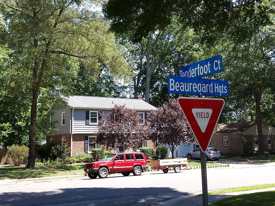 2nd image of 310 Beauregard Hts