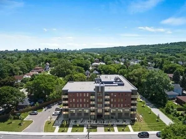 77 Leland St, Hamilton, ON
