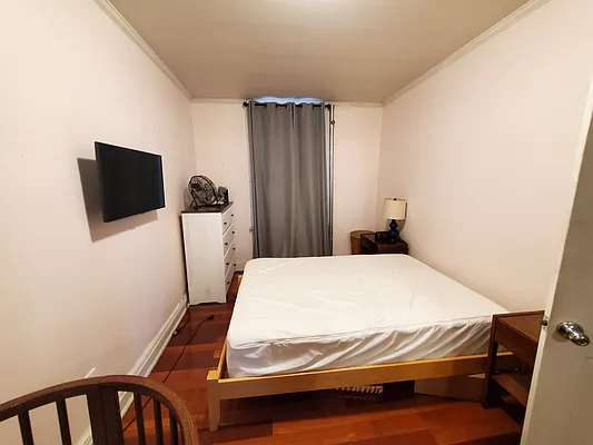 Rented by Douglas Elliman | media 15