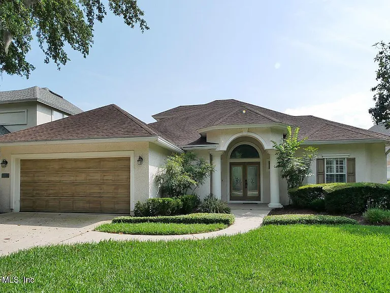 141 Deer Cove Dr — Photo 2