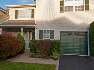 26 Merrimack Rd, Smithtown, NY 11787