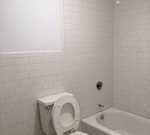 3rd image of 527 E 6th St APT 1E