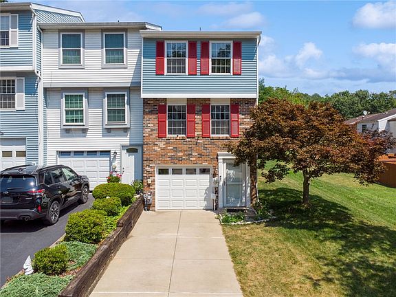 2nd image of 148 Ligonier Ln