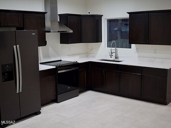 3rd image of 750 E Calle Bayona