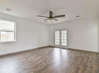 757 Grassy Knoll Ln, La Marque, TX 77568
