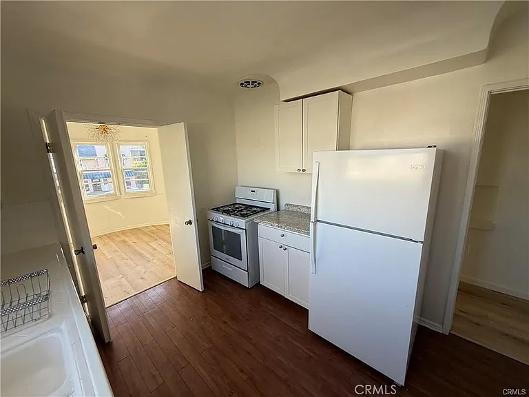 4343 Laurel Canyon Blvd — Photo 30