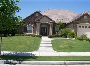 12614 Crown Crest Dr, Bakersfield, CA 93311