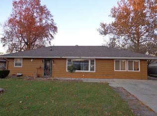 541 Florida Ave, Aurora, IL 60506