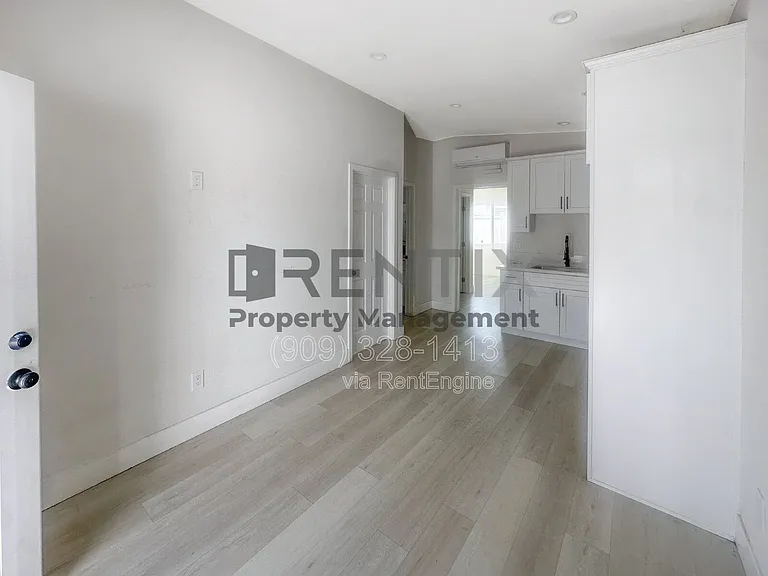 787 N Reservoir St — Photo 3